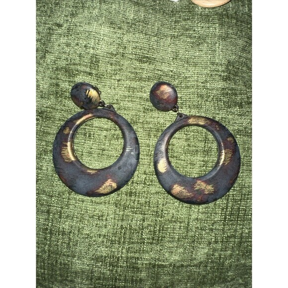 Lot Of 6 Vintage Clip On Earrings Metal Wood Variety Of Styles 1 Pair Are Post - Picture 3 of 15